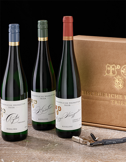 RIESLING trocken, feinherb, fruchtig 3er Geschenkkarton natur inkl. Kellnermesser 